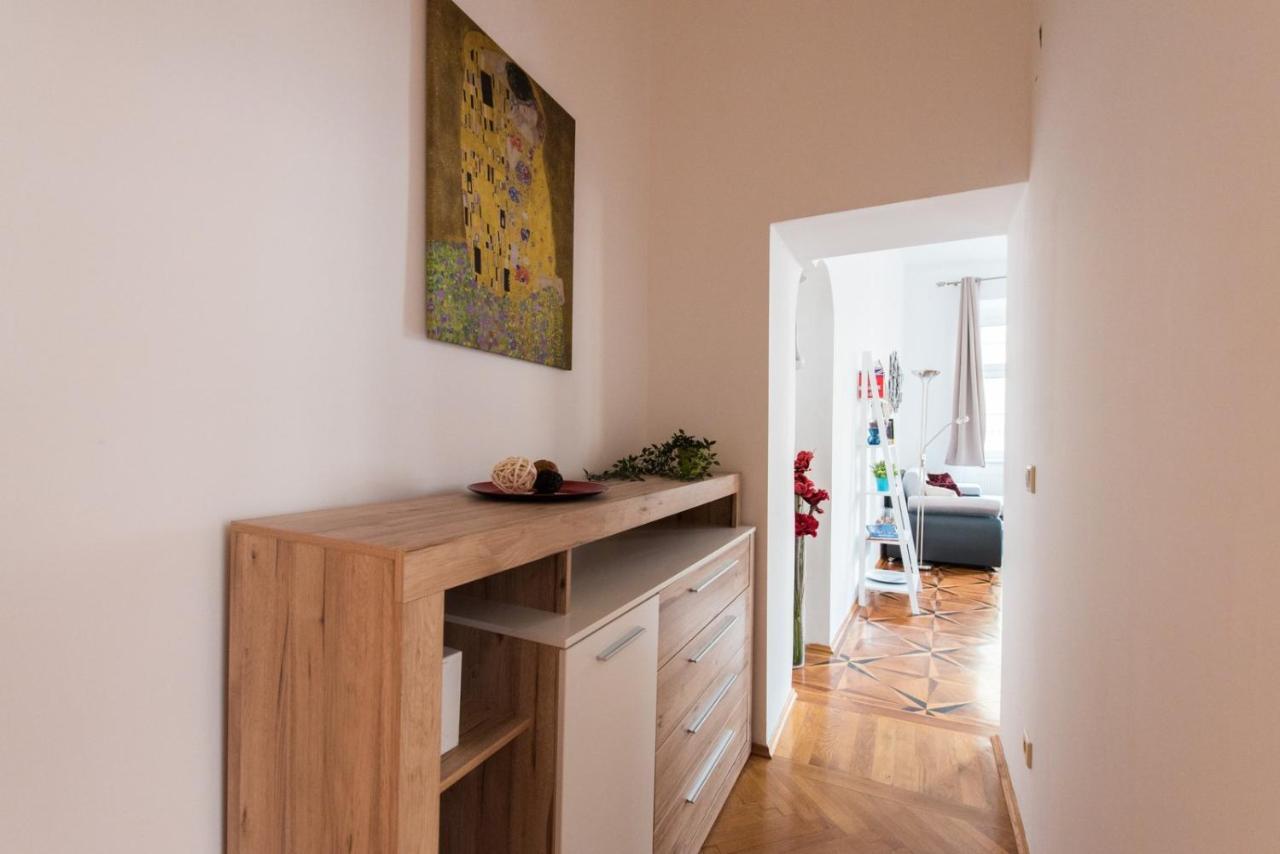 Belvedere Central Apartment Vienna Exterior photo